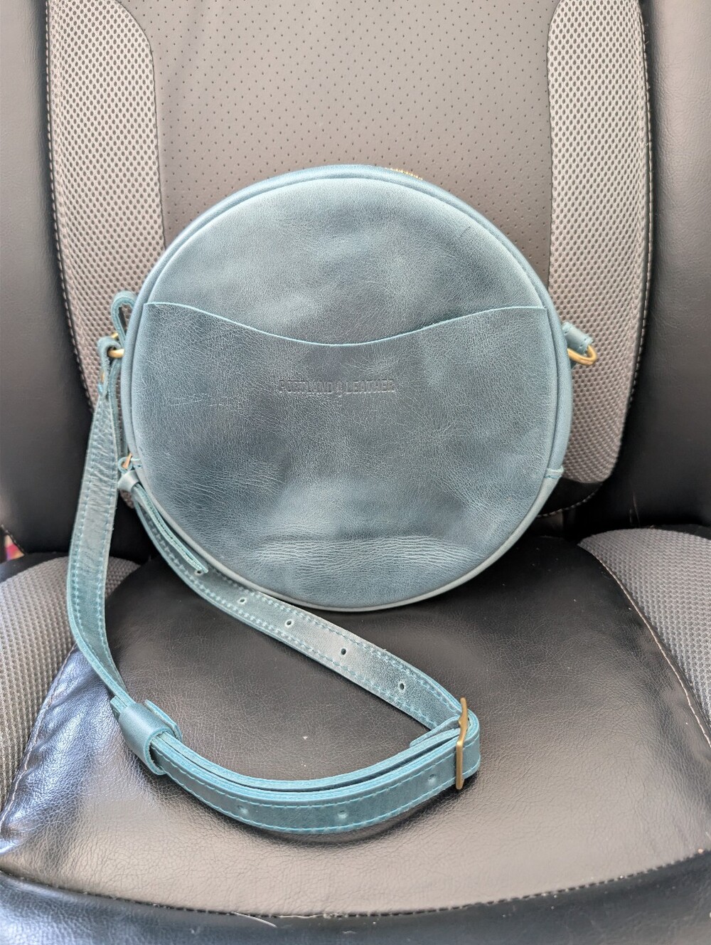 Portland Leather Large Circle in Cowboy Jeans 🤠